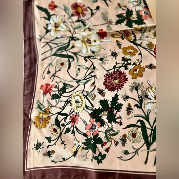 NEW Women's Secret Garden Floral Print Square Neck Scarf Beige and Brown - Picture 4 of 7